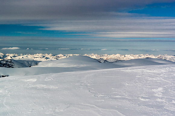 Kitchener (C) and Snow Dome (R) almost look like they're part of Columbia's summit block!