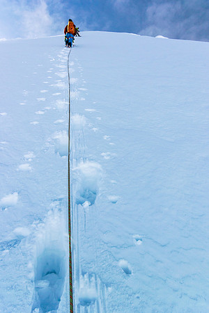 Perfect snow conditions on the SE face.