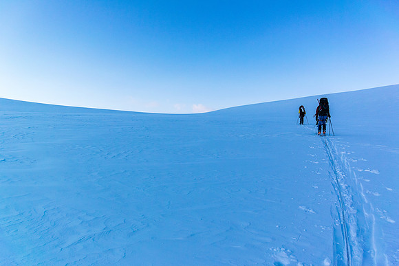 It's a blue world of snow, ice and sky but at least we can SEE the sky!