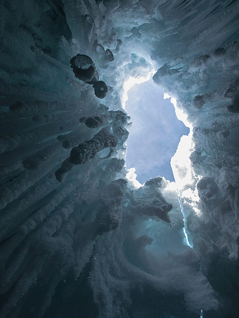 Anton's icy prison. Note the huge icicles and the incredible amount of 'digging in' the rope did!