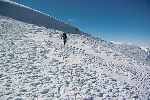 Gaining the upper ridge by ascending this small roll on the north ridge.