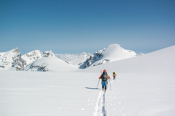 Still skiing between the Stuts - Cromwell directly ahead now.