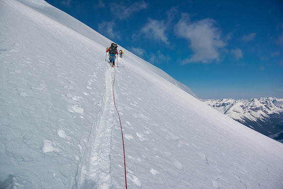 There is a steep snow slope from the North Twin col which is definitely avalanche terrain. Twin's Tower at far right here.