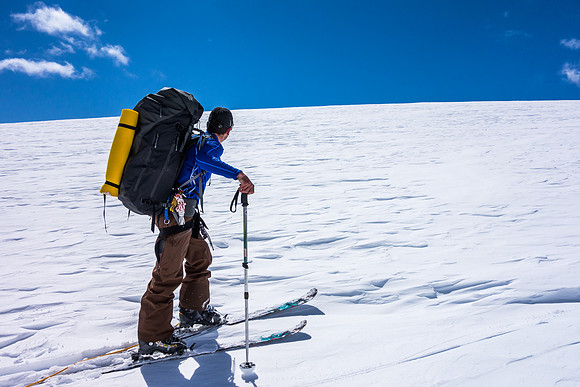 Eventually the terrain goes into a shallow draw which we followed up and slowly around Snow Dome.