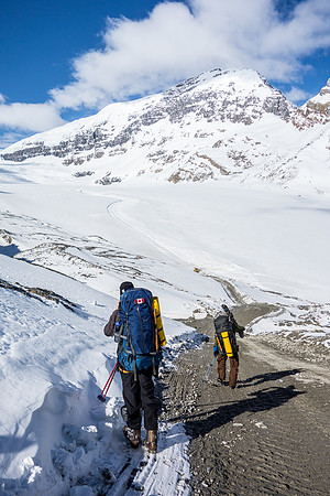 Walking down to the glacier.