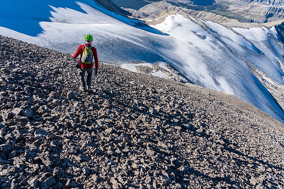 Starting the fast descent of the SW face.