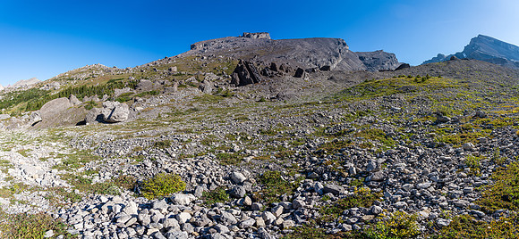 An impressive outlier of Deluc has shed a ton of huge boulders into our approach valley.
