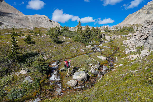 Beautiful afternoon hiking up to the first col.