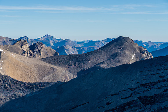 An unnamed peak north of Dip Slope.