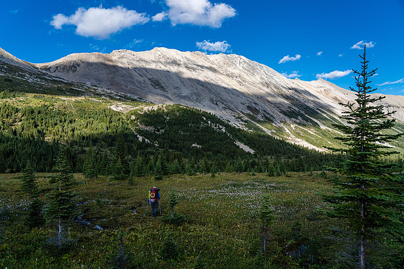 Believe it or not we have to ascend all the way to the col at upper left here!