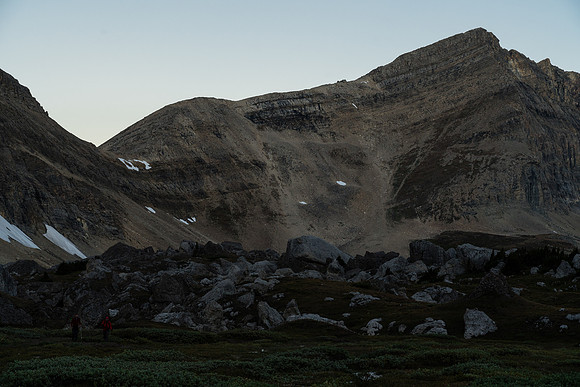 Looking back at our descent route from the 2nd col (L).
