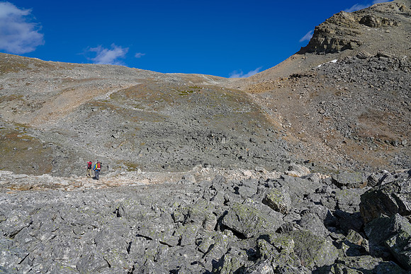 A steep grunt from the tarn to the top of the col.
