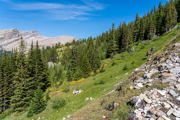 A steep grind up to the north shoulder under a hot sun.