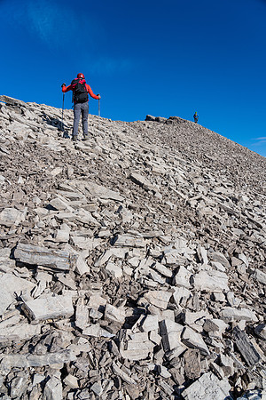 Ascending the scenic NW ridge of Dip Slope Mountain.