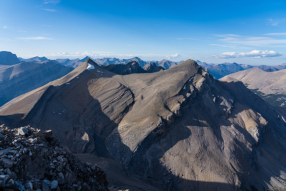 Two unnamed outliers with Whimper at right, Mamen and Malloch at distant center.