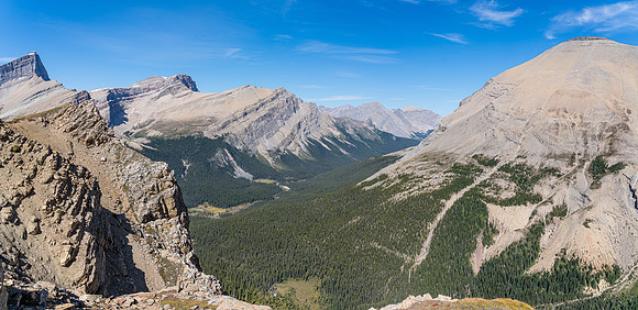 South Tower (L), Mount Harris (C-L) and Unnamed (R) from the north shoulder.