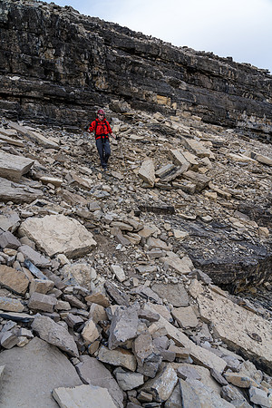 Descending scree on Dip Slope Mountain.