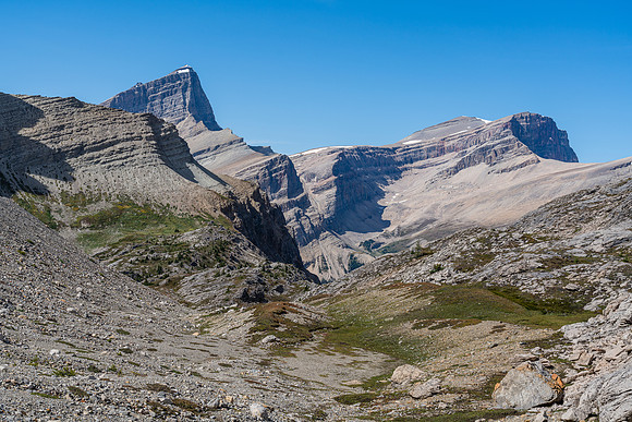 Views over the lip of the hanging valley to South Tower (L) and Mount Harris (R).