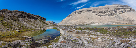 Traversing the slightly less scenic 2nd lake to towards Dip Slope Mountain.