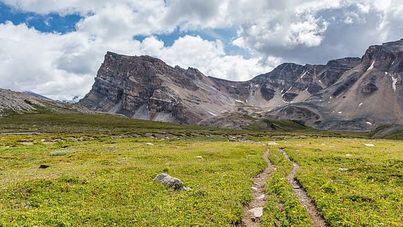 Looking back towards Minnow Peak as the sky clears.
