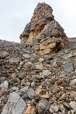 This pinnacle is a nice landmark for routefinding.