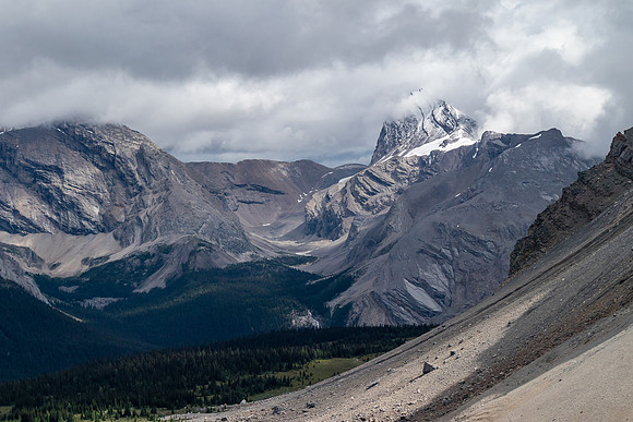 Cataract Peak looms large across Fish Lakes.