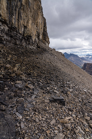 There's even bloody cliffs on THIS side of the mountain!