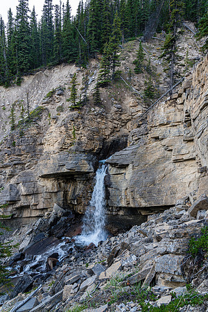 Descending the outlet stream back to the Clearwater Trail.