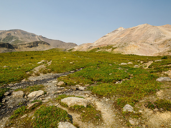 Hiking the Fish Lakes Trail to North Molar Pass.