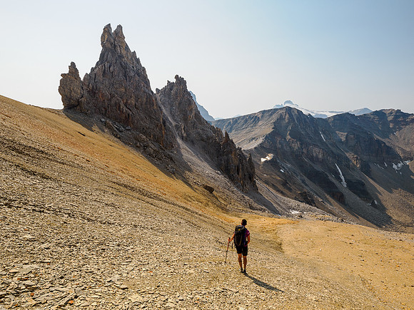 Descending the NW bowl from Minnow Peak to Fish Lakes.