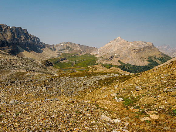 Descending the NW bowl from Minnow Peak to Fish Lakes.
