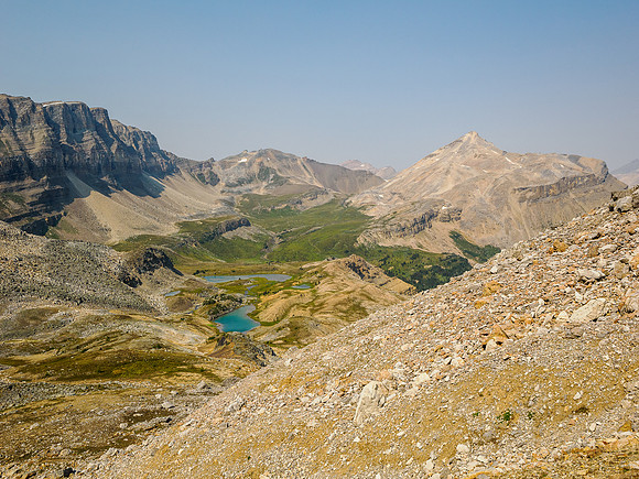Descending the NW bowl from Minnow Peak to Fish Lakes.