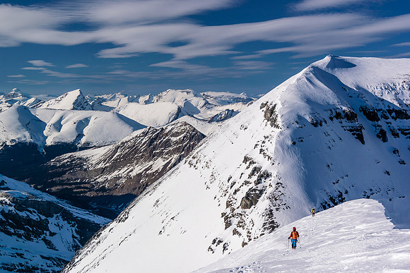 Descending the summit ridge of Androlumbia with the lower south ridge of Andromeda in front of us.