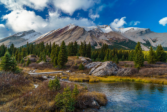 Nice infrastructure near the warden cabin, looking back at Cyclone (L) and Pipestone (R).