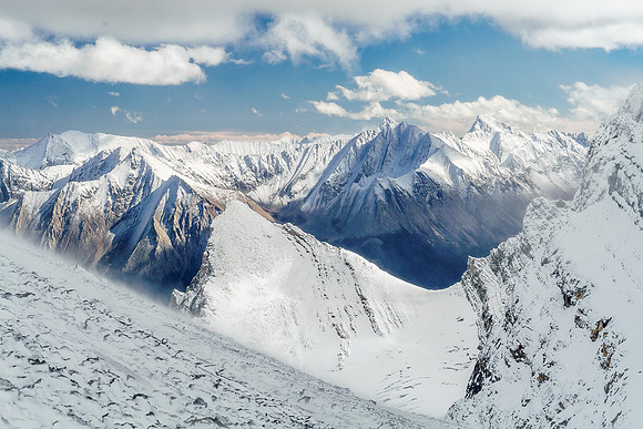 A rare clear view from near the col looking east.