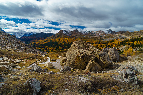 Any guesses as to the source of the name? "Boulder" Pass? Hmmm.
