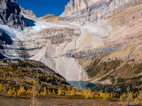 Glancing over towards Skoki Lakes (our return route), we can see that many of the larches have lost their shine in that area.