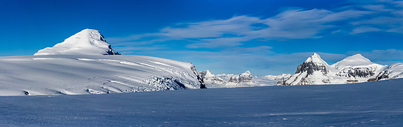 Approaching the trench. Columbia on the left (at least 6km away at this point) and the Twins on the right.