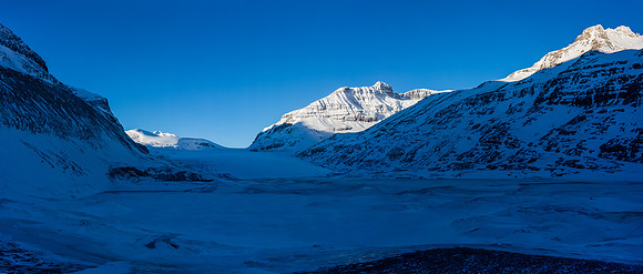 Approaching the Saskatchewan Glacier.