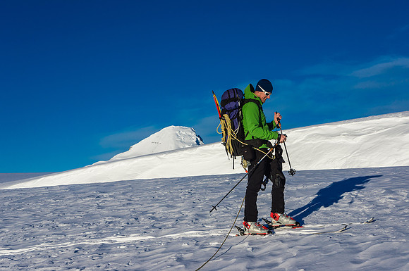 Vern on the approach with the trench and Columbia. (Photo by Ferenc)