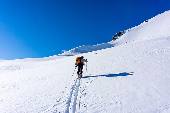 Breaking trail to the south ridge.