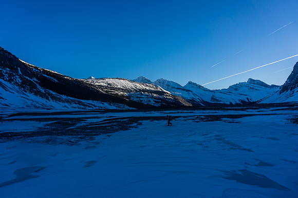 Approaching the Saskatchewan Glacier.