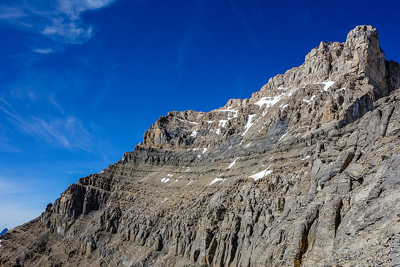 The SW face from near the 9900' col, looking much drier after another warm day in the sunshine. We couldn't have timed our climb better.