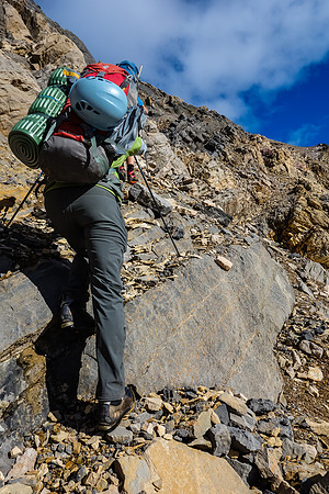 Breaking through the headwall beneath the upper bivy.