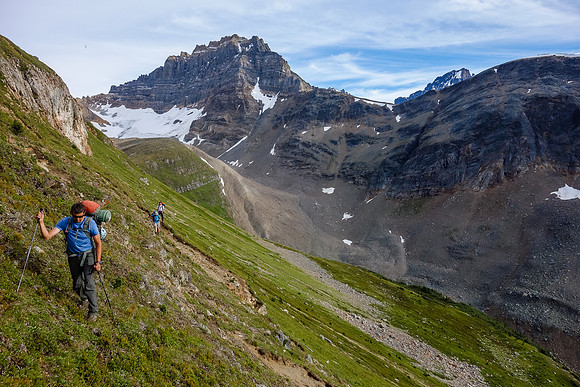 Back to the side-hilling above Divergent Lake! Back to the incessant bugs too!