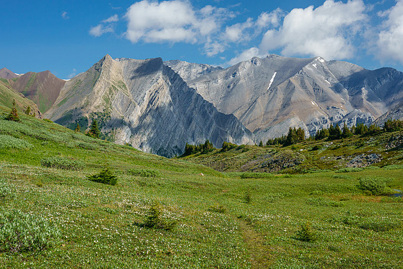 Hiking over Aylmer Pass towards Brocks Peak, Revenant and Apparition Mountain.