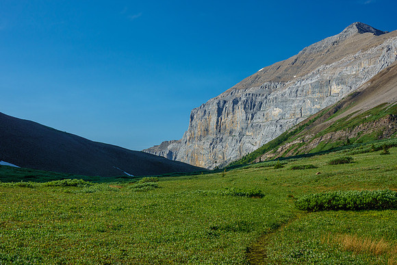 Ascending to Aylmer Pass.