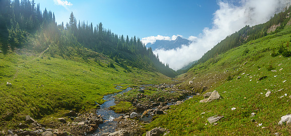 Hiking over Aylmer Pass.