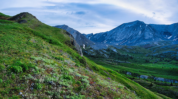 Traversing into the NW valley of McConnell Creek.