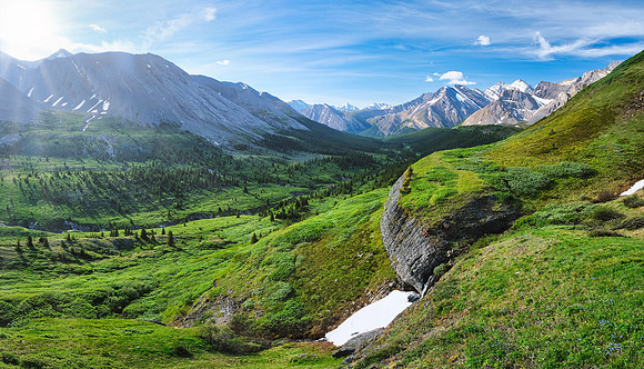 Traversing into the NW valley of McConnell Creek.